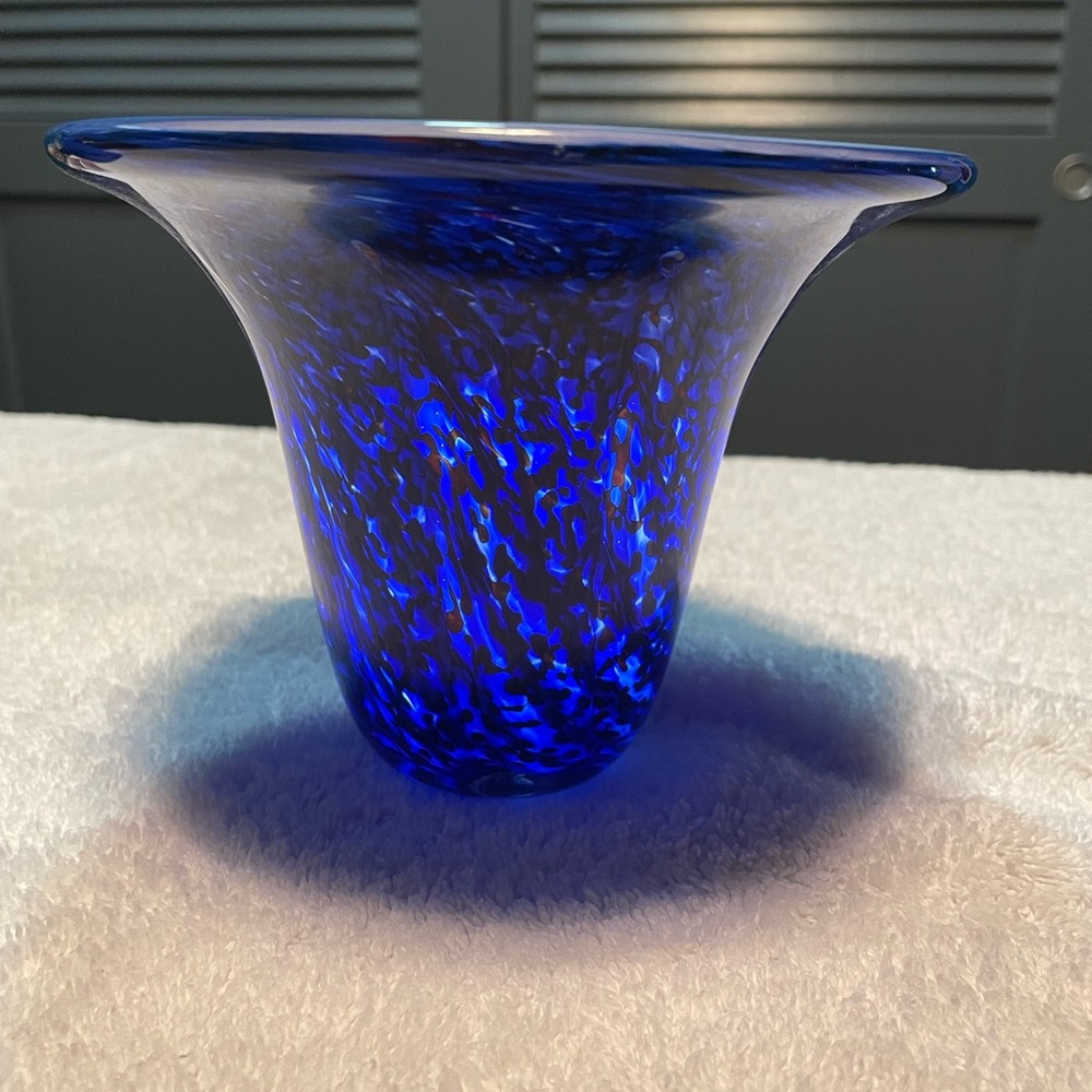 Hand blown ONE OF A KIND Blue and white bowl made at Silver Dollar City. NWOT